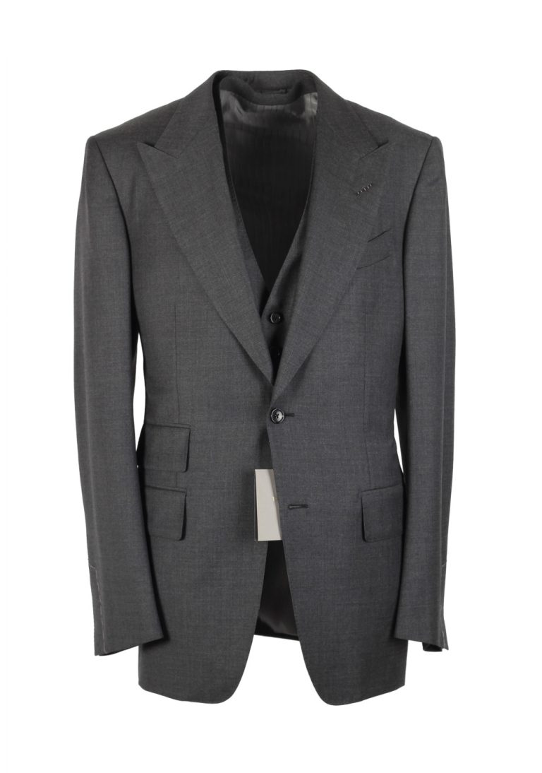 TOM FORD Windsor Gray 3 Piece Suit Size 58L / 48L U.S. Wool Fit A - thumbnail | Costume Limité